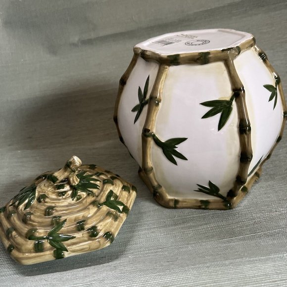 World Bazar Bamboo Pattern Cookie Jar w. Lid 3D Bee Large 9" x 9"- New Vintage - Picture 7 of 16